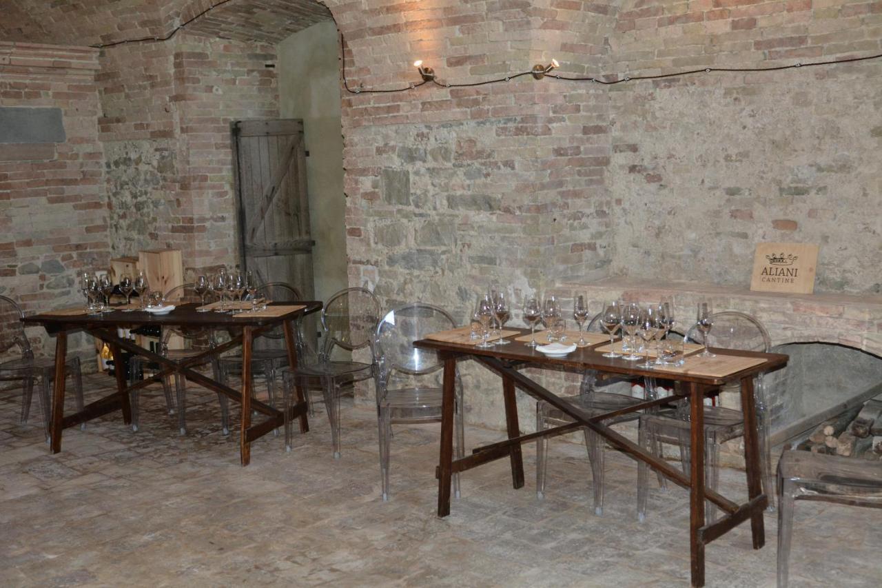 CASTELLO DI RAMAZZANO - Tenute Aliani Perugia Exterior foto